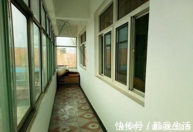 同学|老同学致富后花50万在家盖起2层楼豪宅, 受邀参观后感觉不实用