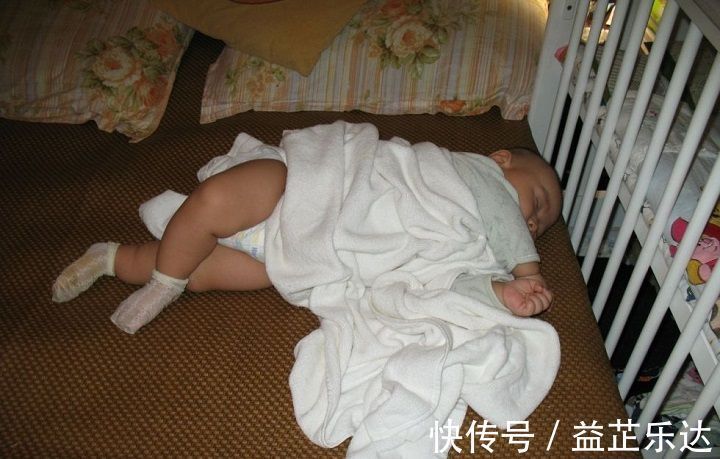 婴幼儿|宝宝睡觉时,如果有这五个举动,说明大脑发育的更好,会更聪明