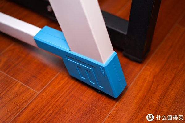 礼物|超彰显“钞能力”的礼物——傲风联名高达电竞桌上手体验