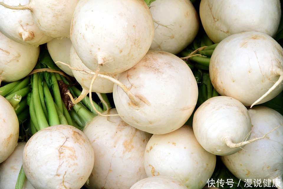 冬季養(yǎng)生先養(yǎng)肺?寒潮席卷全國,勸你多吃這4種食物,潤肺止咳