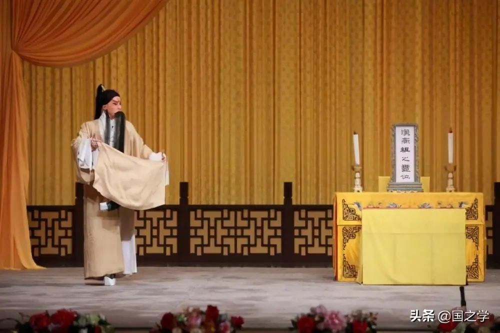 汉光武帝|一代明君汉光武帝刘秀为什么在京剧里成了好色滥杀的昏君？