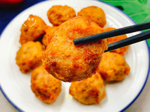  淀粉|炸肉丸时，放淀粉是大忌！厨师长：牢记3点，肉丸不散，还没腥味