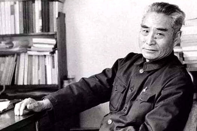 单独|黄维改造时,要求单独参观一个地方,黄维:那里埋着我的几千弟兄