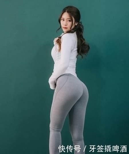青春|打底裤展现青春色彩，穿出时尚自然美，轻盈飘逸