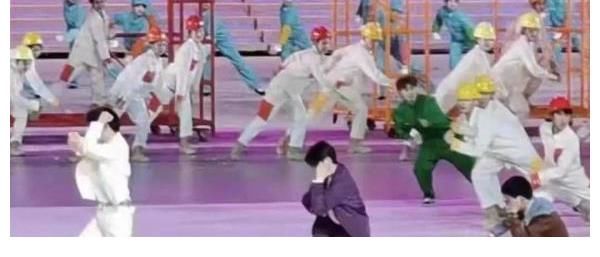 七一|王源七一活动表演亮点足，目光坚定一心向党，就连影子都与众不同