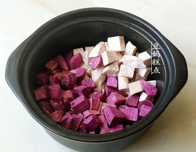 煮2分钟即成，这夏日甜汤，口感清甜，常喝通肠去燥不长细纹