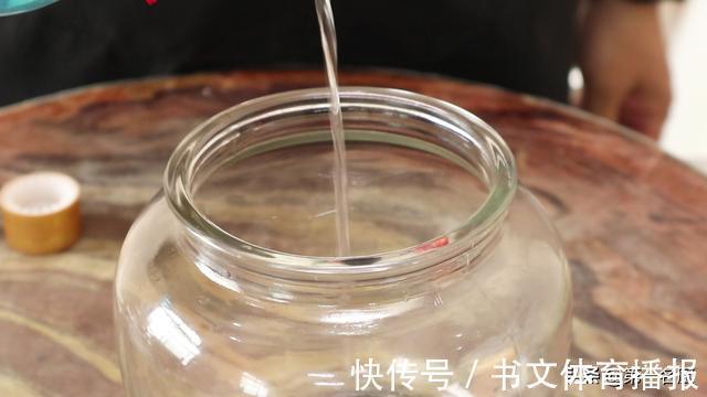 名厨|终于找到香菜好吃的做法,香辣开胃又解馋,做一次能吃一个月