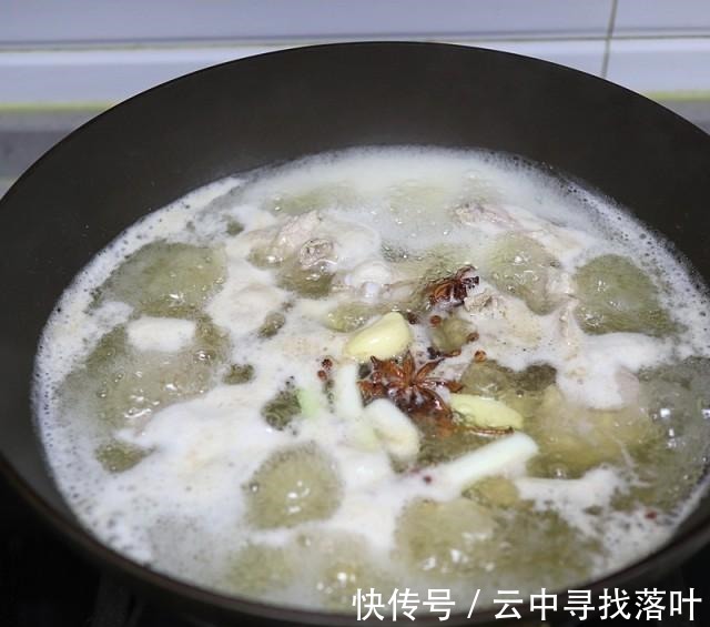 风味啤酒炖排骨,软烂脱骨,味道鲜美!风味啤酒炖排骨,软烂脱骨,味道鲜美!