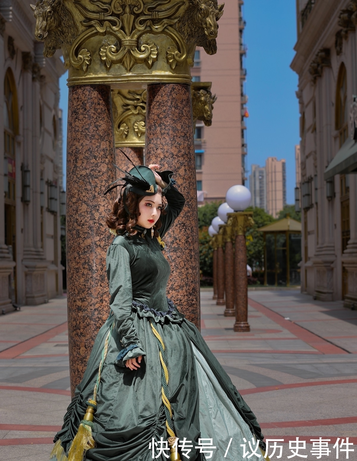 cos|《第五人格》紅夫人斯嘉麗cos，優雅高貴，舉手投足氣質盡顯！