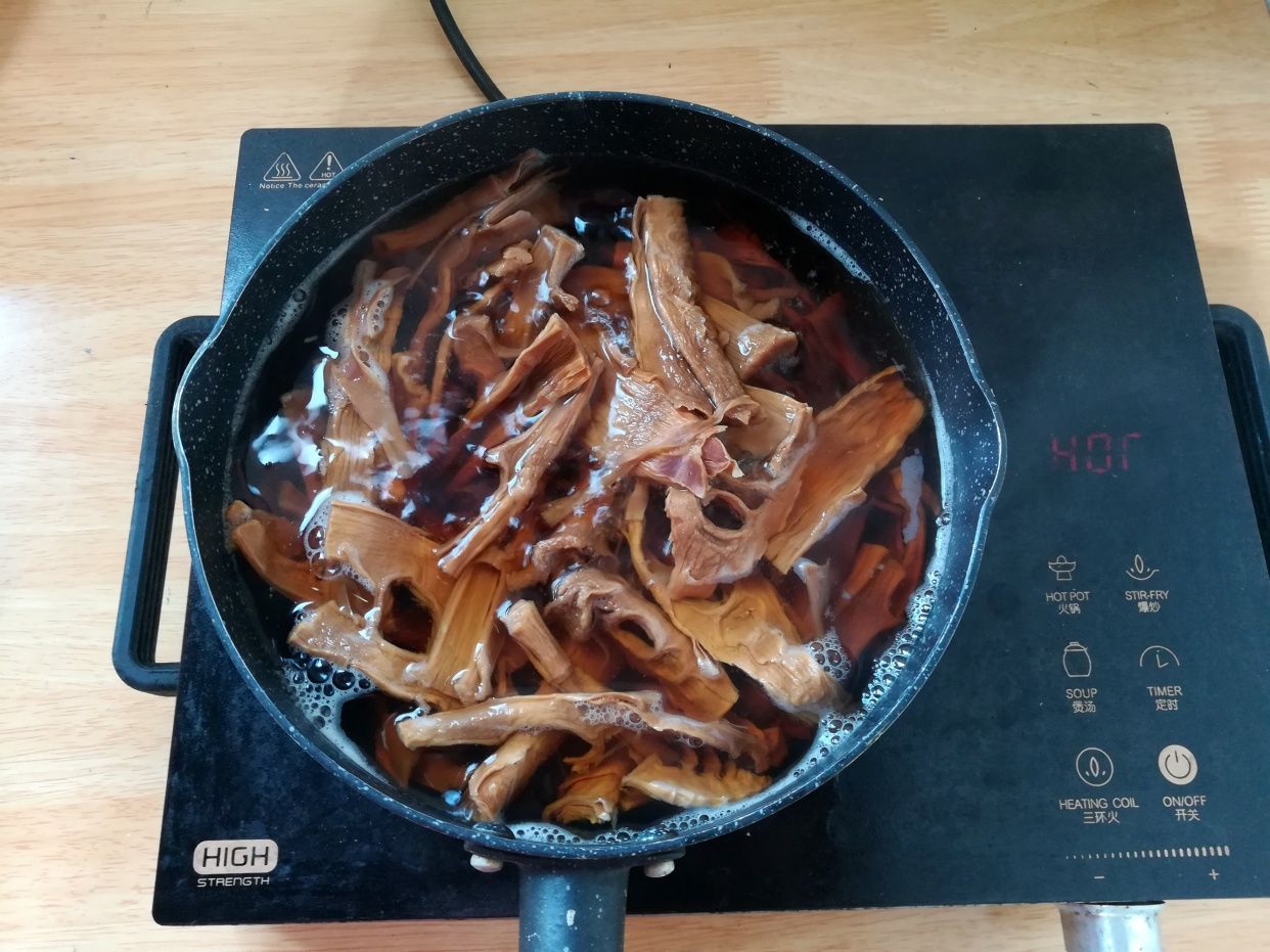 冬天吃山药白菜,都不如多吃它,我家每年囤一箱,炒菜炖肉都好吃