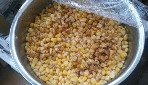 野钓通杀型饵料配方，老坛不止用来做酸菜，还能做酒香玉米！