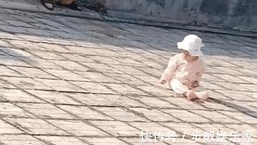 宝妈|奶爸带娃在天台“佛系”晒太阳火了,所谓父爱如山,一动不动