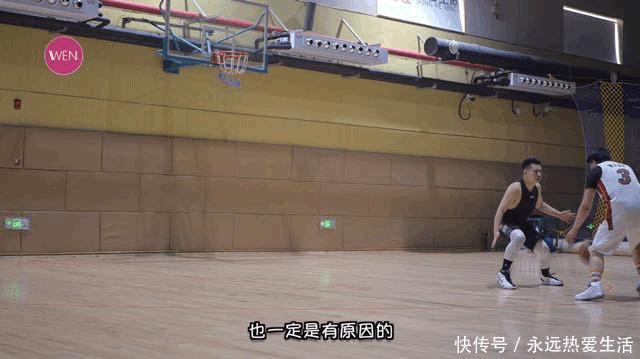 不足三百块，配置竟然不输WOW正代的经典球鞋