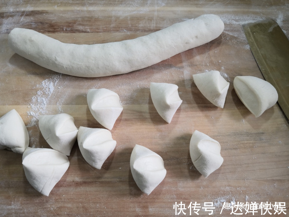 猪肉馅|蒸包子，此调馅法30年我都没换过，老好吃了，比肉包子还抢手