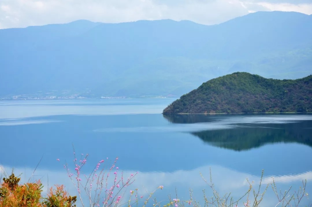 夕阳|细读十首刘长卿诗:日暮苍山远,天寒白屋贫