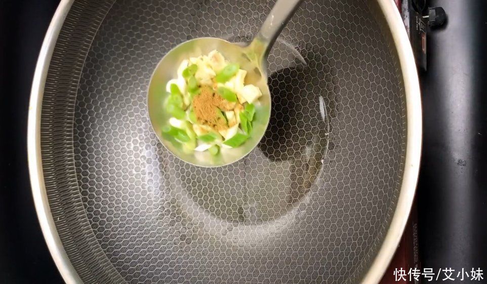 白菜要是这样做，就是最好吃的家常菜了，天天吃都吃不够