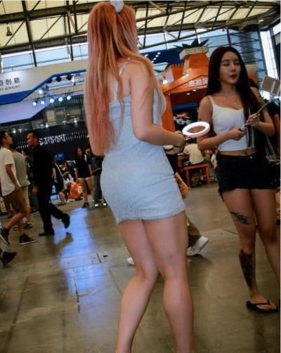 街拍如果美的太轻而易举了,那岂不是没奔头了