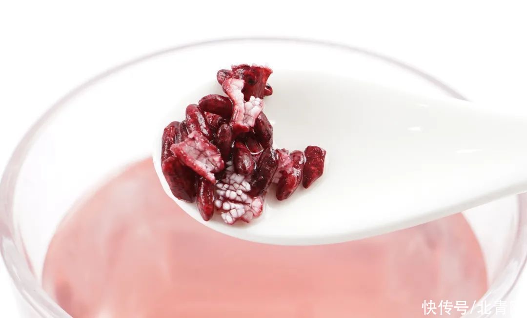 红曲|护血管只知道吃三七？天然“血管清道夫”，中医常用它泡水喝