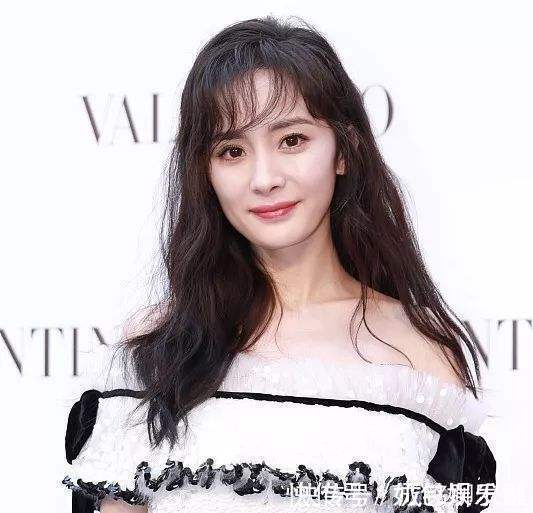 发型|30岁女生前额发际线高,发量还稀少,有值得推荐的刘海或发型吗?