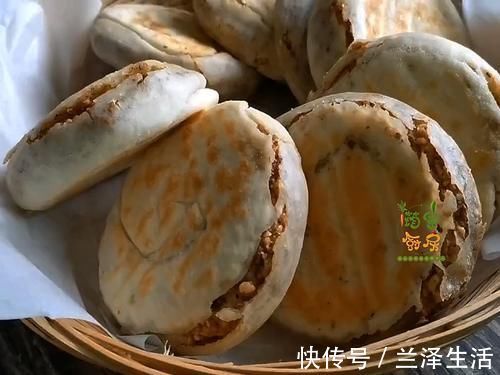 电饼铛|冬季试试这小吃,外皮酥香掉渣,内里多层料足,咬一口满嘴香