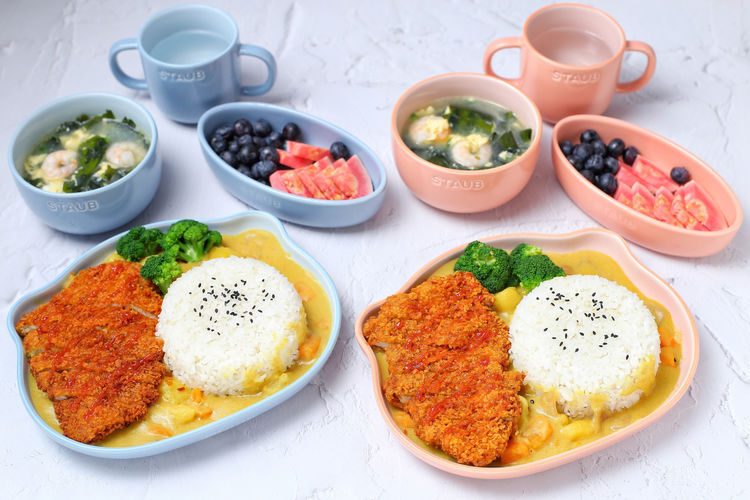 裙带菜|两片猪肉加蔬菜，做成美味咖喱猪排饭，健康实惠孩子们吃得好开心