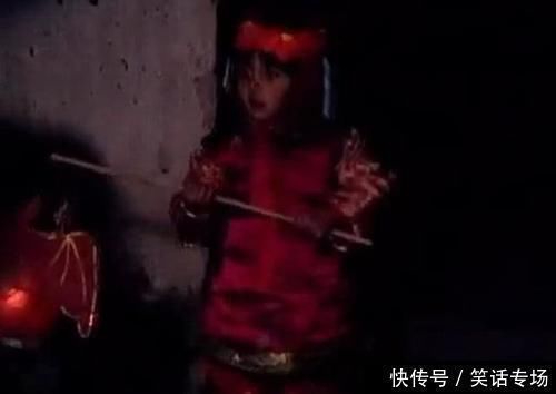 红楼梦&87《红楼梦》删去的珍贵镜头妙玉被强盗抓走,宝玉拄着拐杖讨饭