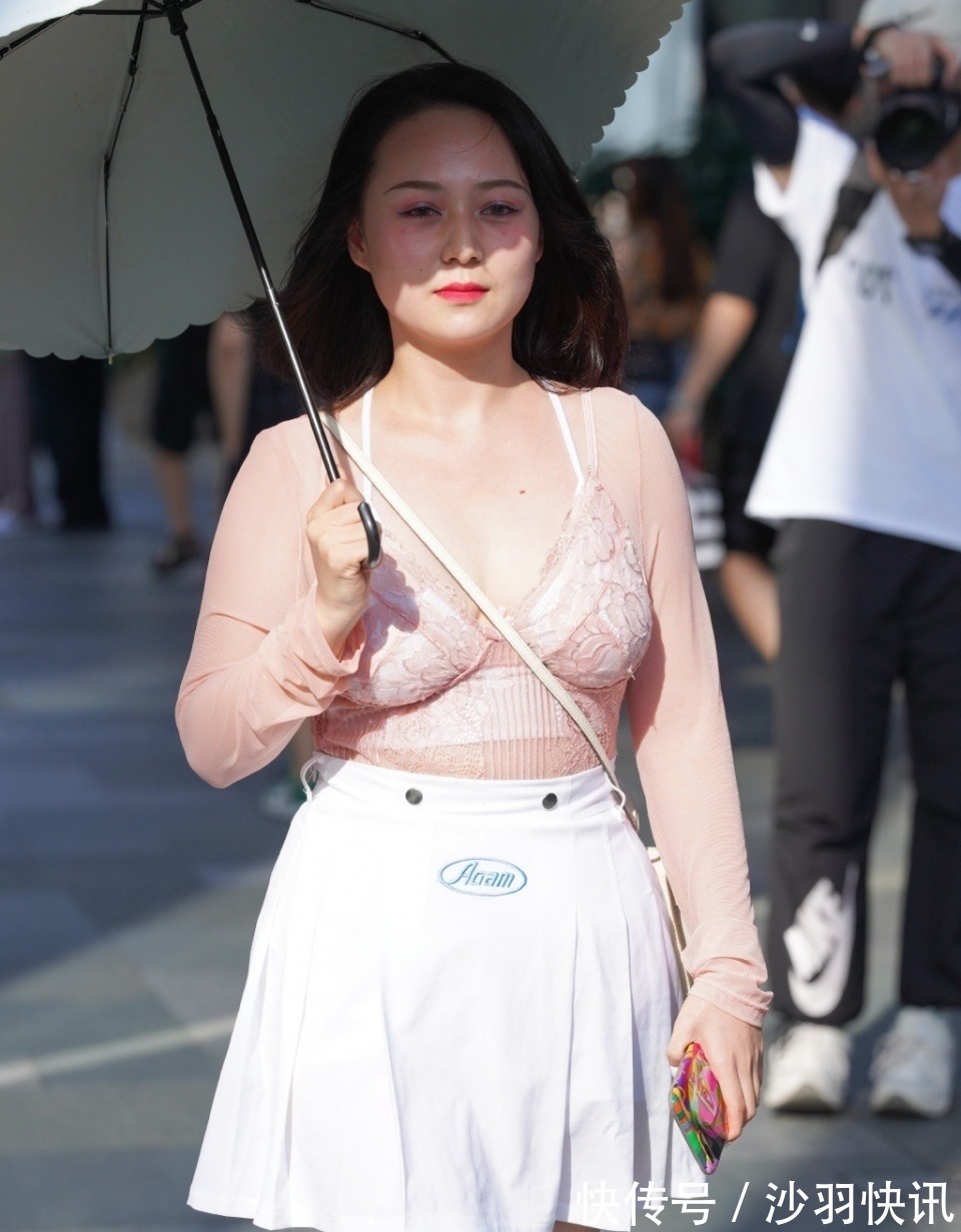 小姐姐 微胖“阿姨”的清凉穿搭,看着干净舒适,既减龄又“秀身材”!