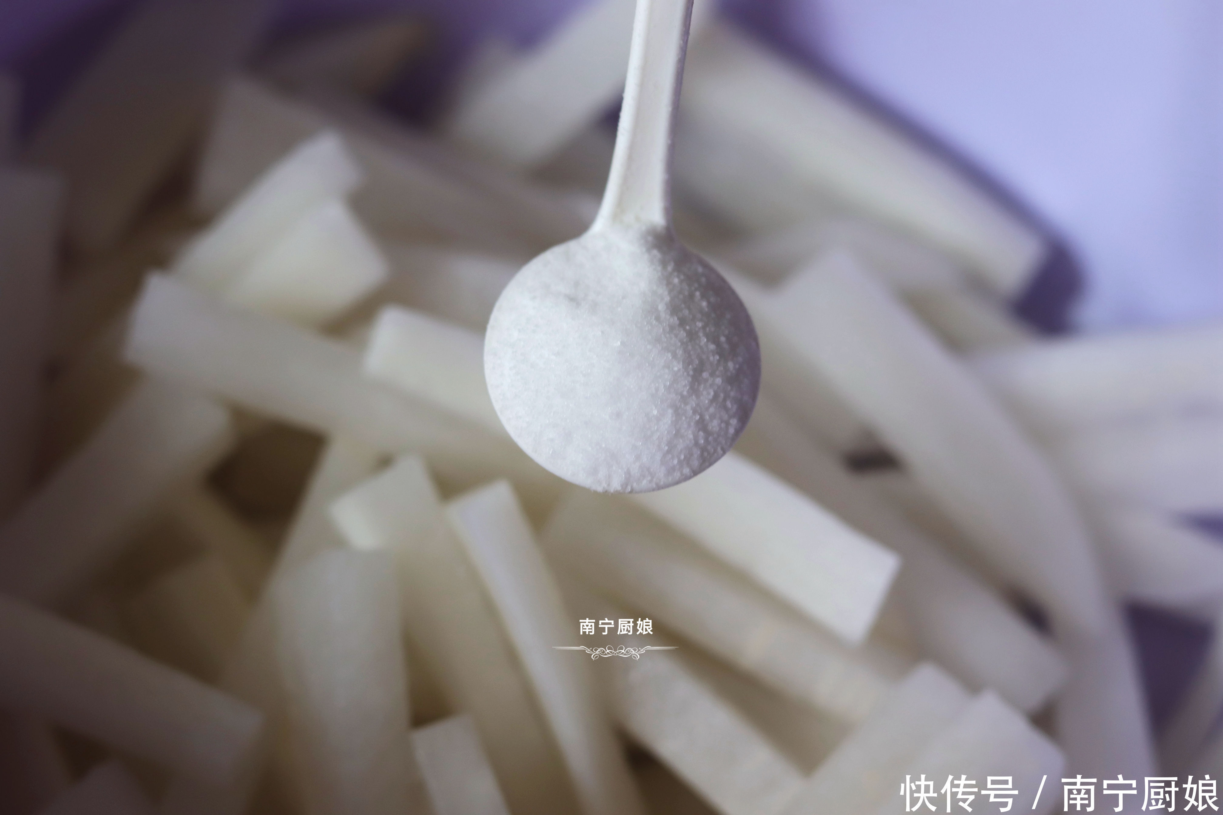 爽口|秋天我家最爱的白萝卜做法,爽口开胃,1块钱做一盘,送粥又下饭