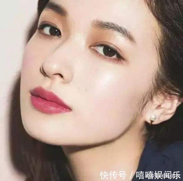 唇部|“长期涂口红”和“不涂口红”嘴唇,有3大区别,看完还化妆吗
