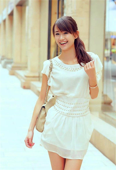 时尚|气质美女穿搭时尚,长发飘飘,气质典雅又迷人