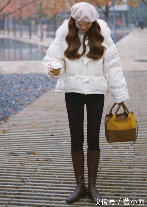 毛毛领 今年羽绒服“穿短不穿长”,搭配牛仔裤真洋气,搭配半身裙好高级