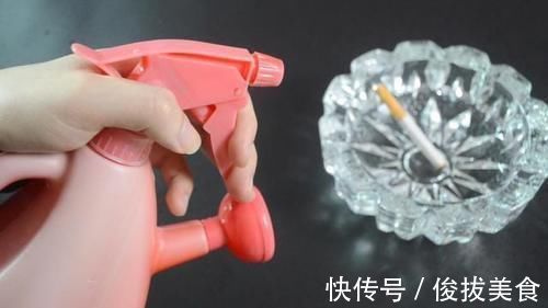 藿香正气水和白醋加在一起,作用太棒了,一年能省下不少钱,真棒