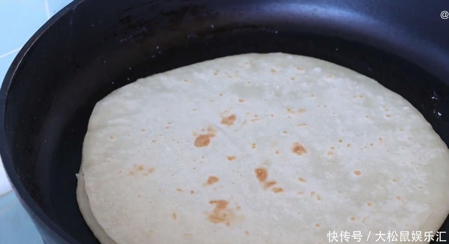 学会这个和面配方:做出家常饼,口袋饼,春饼,个个柔软好吃