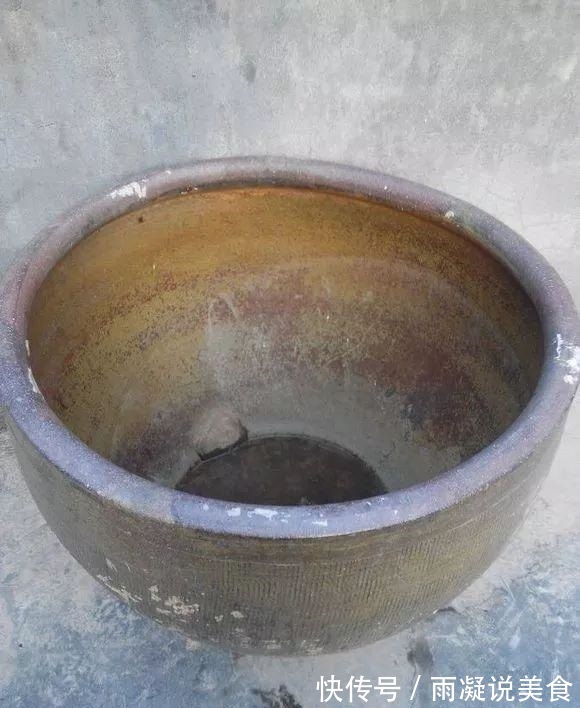 周末回趟老家,捡了这些“老物件”养花,一瞬间高档、文艺