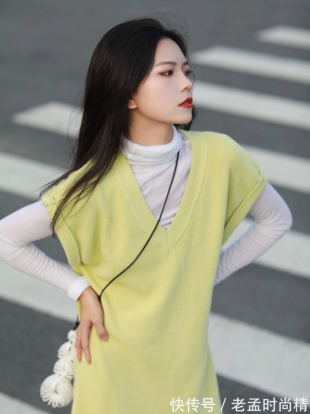 搭配|秋天精选:时尚博主小姐姐演绎针织连衣长裙+打底衫,优雅与个性