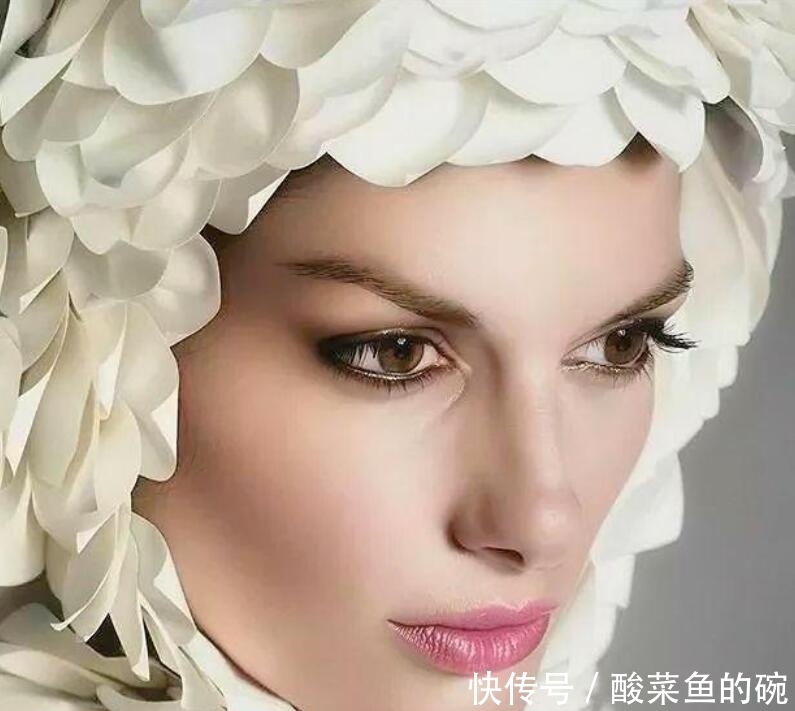 瑞典美女画家挑战冷军,画少女人体,放大10倍看细节让网友不淡定