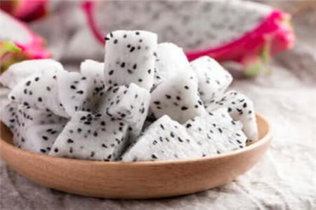 经常便秘多吃四种水果缓解缓解