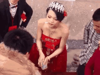 |搞笑GIF:防火防盗防闺蜜 这样的闺蜜不要也罢
