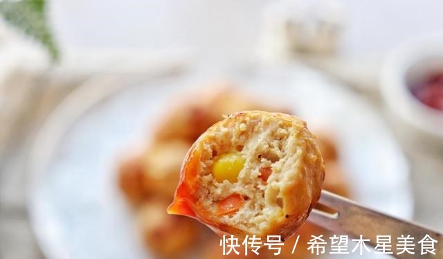 好吃|鸡肉做成丸子,简单煎一煎,外酥里软,一口一个真好吃!