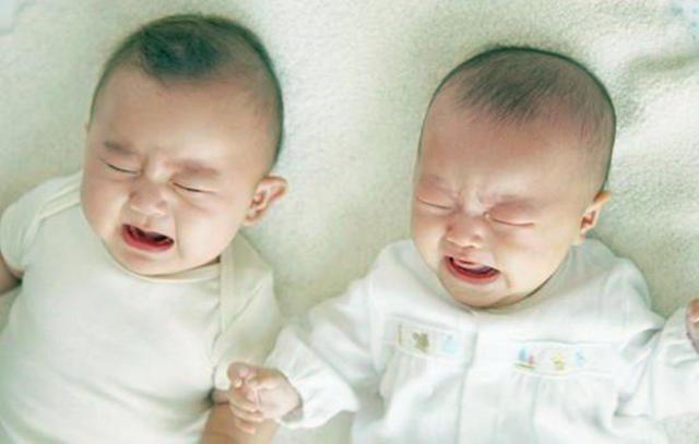 生僻字|爸爸姓“屎”,妈妈不愿双胞胎随父姓,爷爷巧妙取名,全家点赞