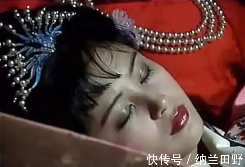 楚王&庄子才死20天,妻子跟楚王孙入洞房,田氏操起斧头,劈开庄子棺材