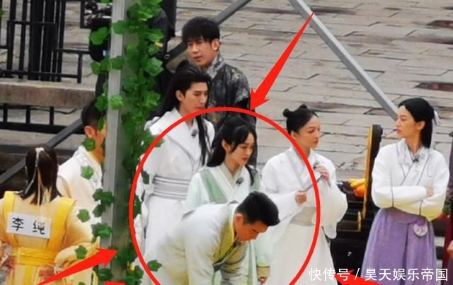 cos|跑男CP分组,杨颖张彬彬一组,黄旭熙周也一组,蔡徐坤小组养眼