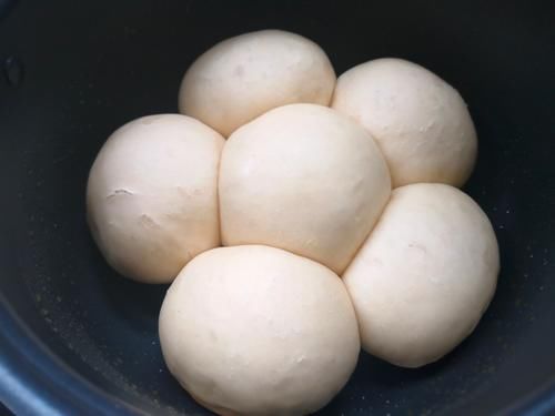 馒头不用蒸,不放一滴水,松软香甜,比面包好吃,老人孩子都喜欢