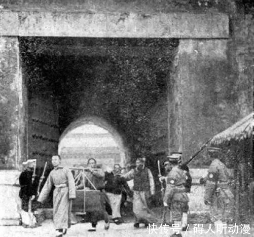 溥仪|溥仪离开皇宫前的最后一刻……