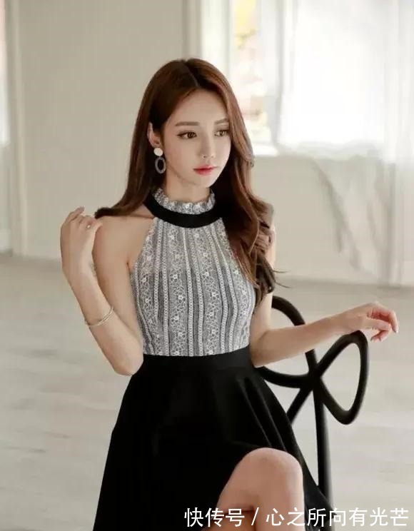 搭配|女神孙允珠高清时尚搭配夜萤星火镀银露珠亮丝挂领衫!