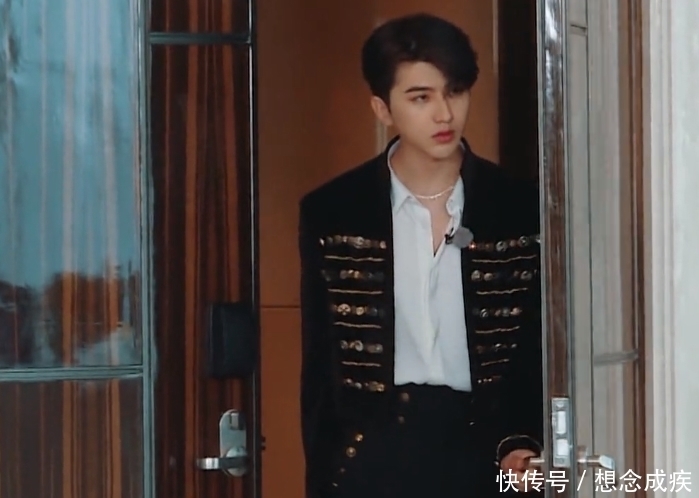 同樣是鑒寶專家,沙溢像二流子,李晨像業務員,蔡徐坤?霸道總裁