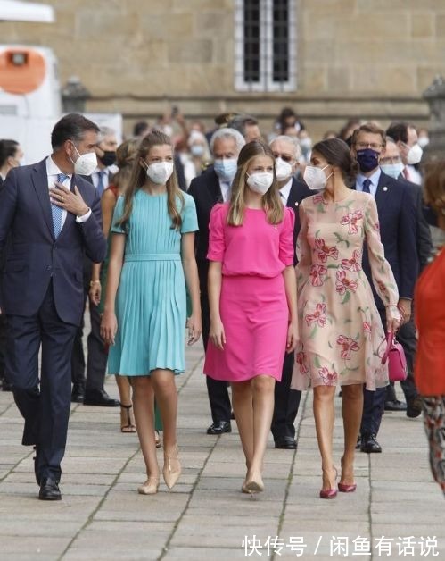 百搭|西班牙小公主个子猛窜,比姐姐还高了不少,同行时穿平底鞋好贴心