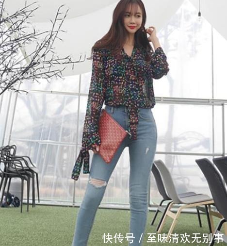 紧身褡|百搭有型的牛仔裤，一直是女性喜欢的单品，简约却不过时