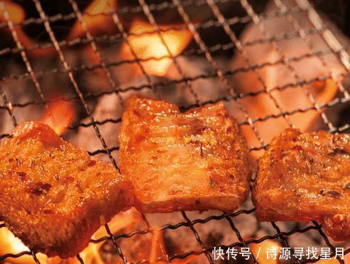 潮流|李佳琦为了跟上潮流,给大家推荐3种平价零食,好吃到忘乎所以