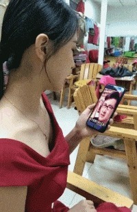 |搞笑GIF：同样都是妹子，为什么差距就这么大呢